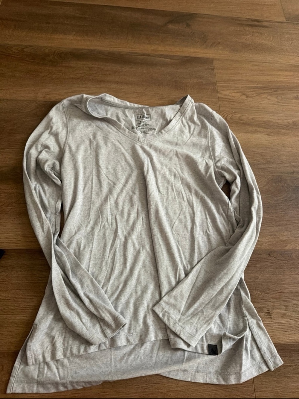L.L. Bean Light Gray Women's Long-Sleeve V-Neck Top